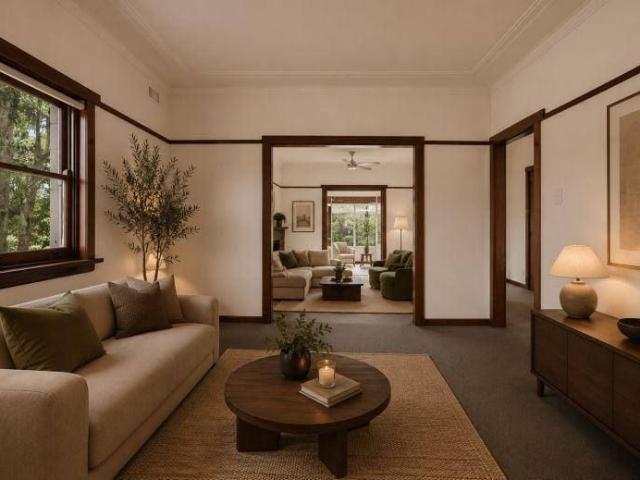 Freshly Renovated 3 Bedroom Home + Study 2min Walk to Station