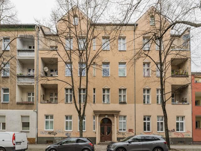 Freshly renovated 3 Bedroom Penthouse in a nice neighborhood, Berlin Amsterdam Apartments for Rent