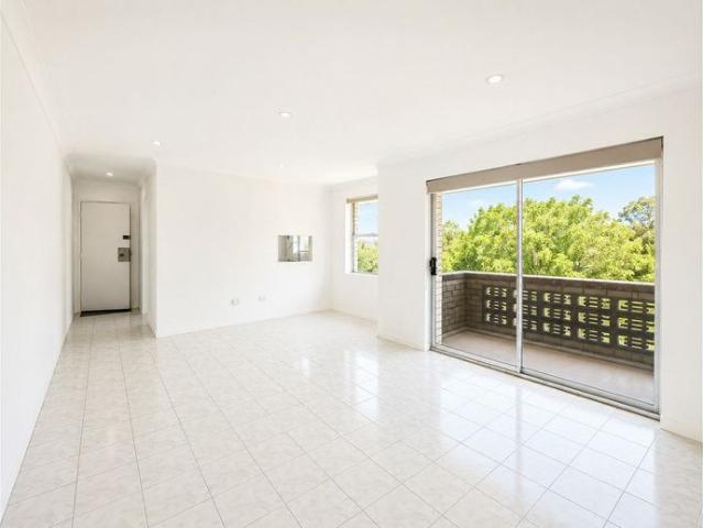 Freshly Renovated Top Floor 2 Bedroom Unit in Prime Cabramatta Location