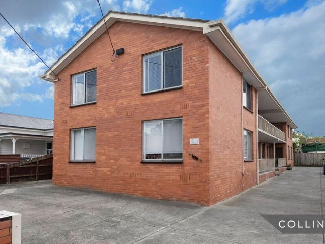 Freshly Renovated Top Floor Apartment