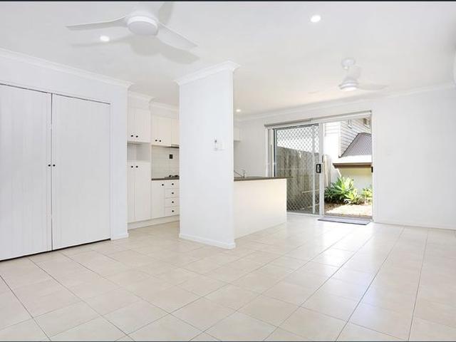 Freshly renovated townhouse