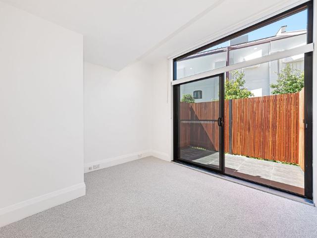 Freshly Renovated Two Bedroom Terrace in Private Cul De Sac