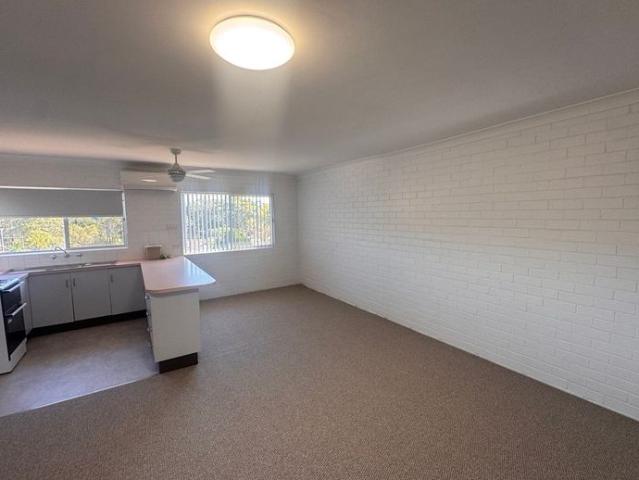Freshly Renovated Unit in Convenient Lake Cathie Location