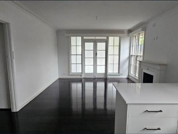 Freshly Renovated unit in Prime Werribee Location