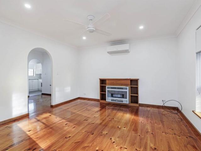 Freshly Renovated Unit in Woodville