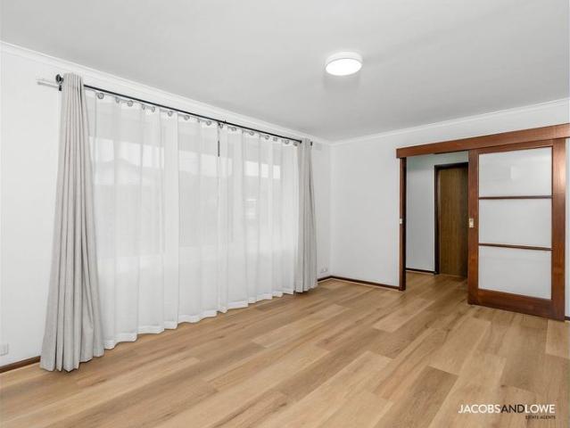 Freshly Renovated Unit Just Moments from Fishermans Beach