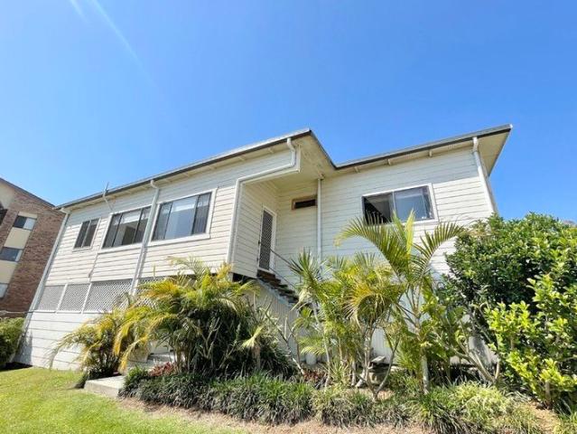 Freshly Renovated Unit with Coastal Convenience