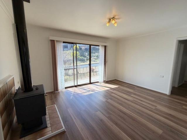 Freshly Renovated Well Maintained 3 Bedroom House In Sort After Denison Street