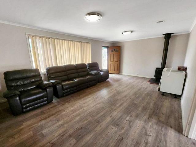 Freshly Renovated Your Dream Home Awaits!