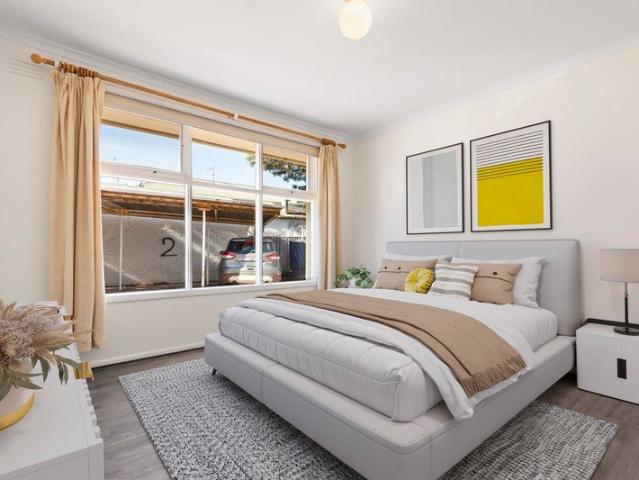 Freshly renovated and perfectly positioned!