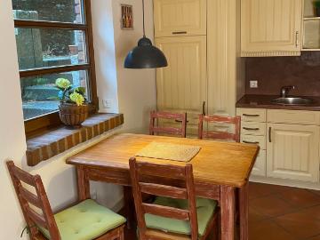 Freshly renovated apartment in green Hamburg