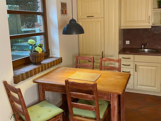 Freshly renovated apartment in green Hamburg