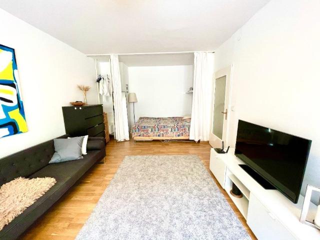 Freshly renovated apartment near Potsdamer Platz, Berlin Amsterdam Apartments for Rent