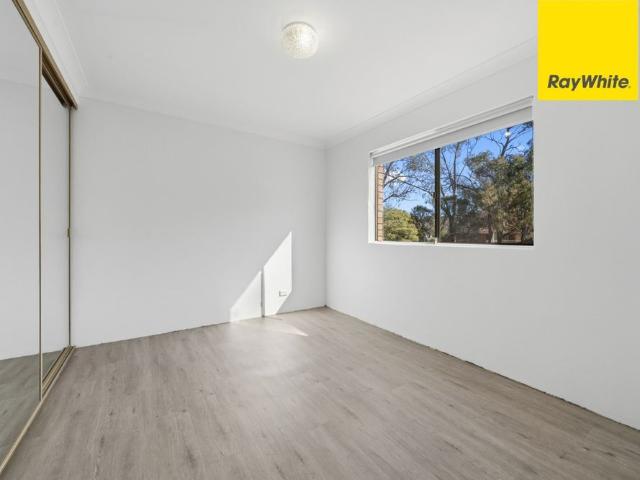 Freshly Renovated Chifley Apartment