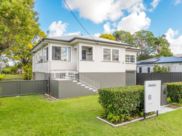 Freshly Renovated & Elevated in Sought After East Lismore
