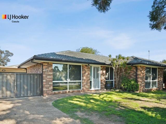 Freshly Renovated Family Home with Huge Outdoor Entertaining