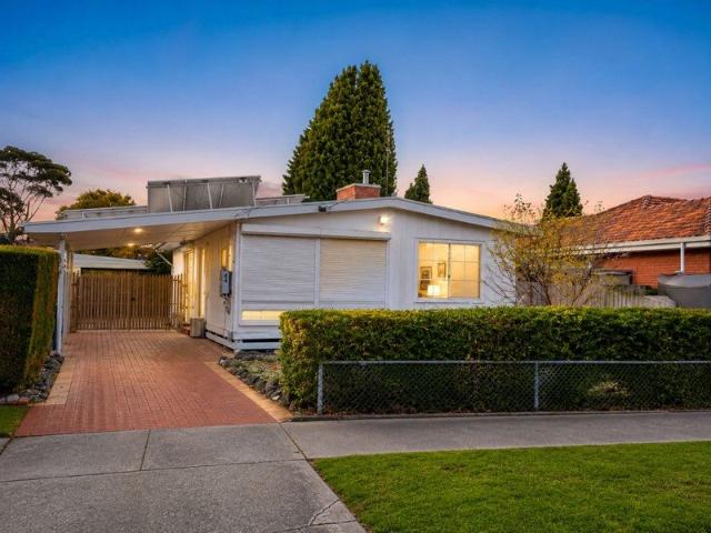 Freshly Renovated Family Home and Huge Undercover Shed