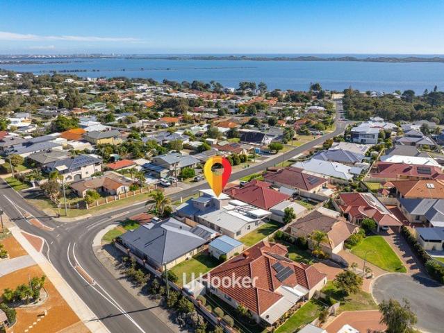 Freshly Renovated Family Home With Your Very Own Stunning Estuary Views!