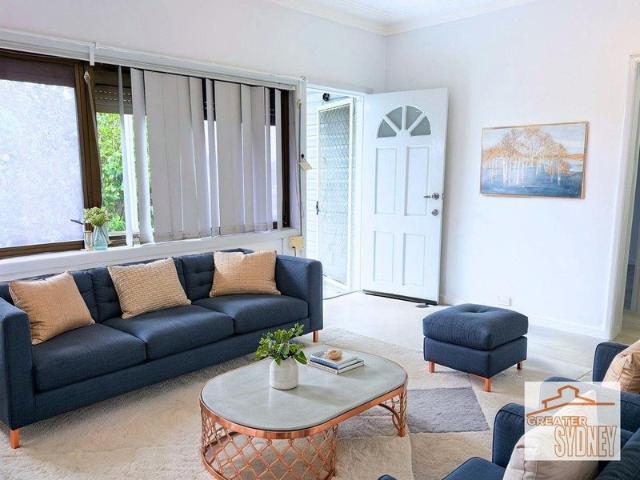 Freshly Renovated Family Home in Convenient Peakhurst Location