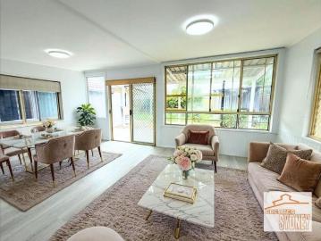 Freshly Renovated Family Home in Convenient Peakhurst Location