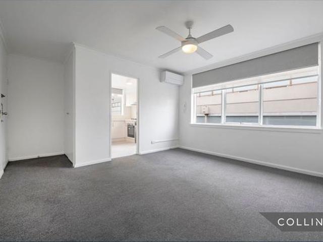 FRESHLY RENOVATED & FULL OF LIGHT — BOUTIQUE ST KILDA EAST LIVING
