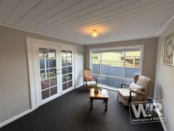 FULLY FURNISHED & EQUIPPED HOME
