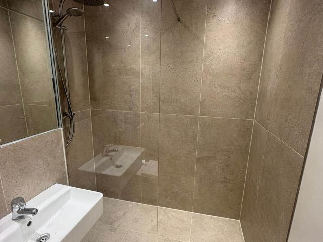 Shared flat room for couple Freshly RENOVATED Balcony, Alpine view Ludwigsvorstadt Isarvorstadt, No commission