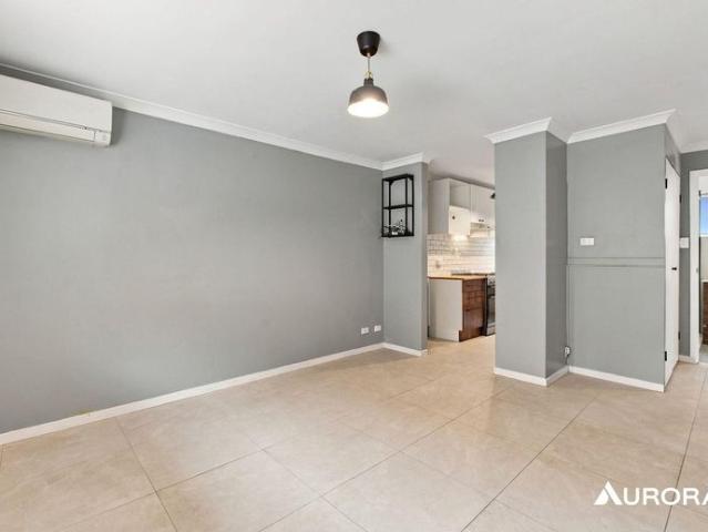 Freshly Renovated Ground Floor Unit with Private Courtyards