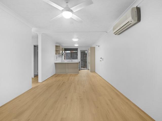 Freshly Renovated Ground Floor Unit in Boutique Complex