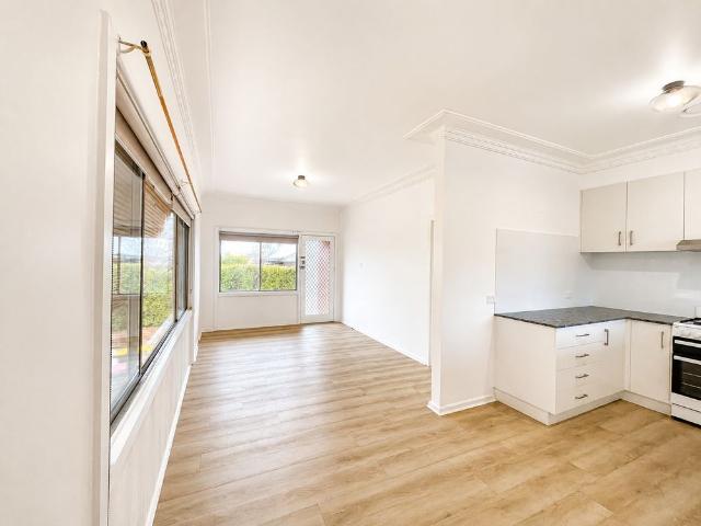 Freshly Renovated, Great for Down sizers