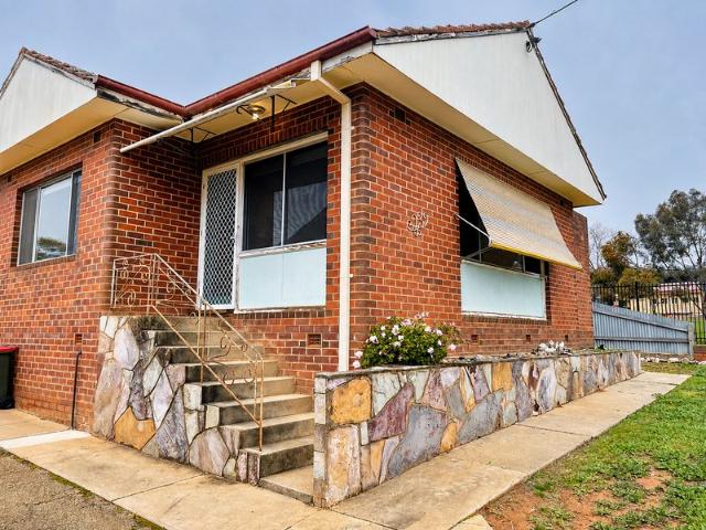 Freshly Renovated, Great for Down sizers