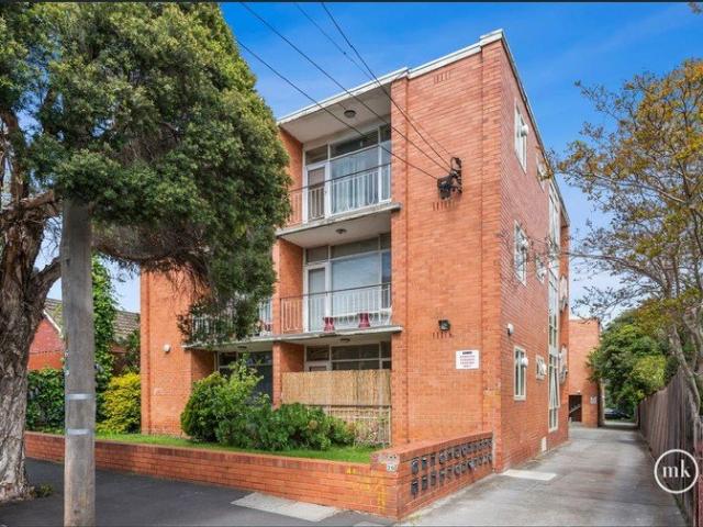 Freshly Renovated Hidden Gem !