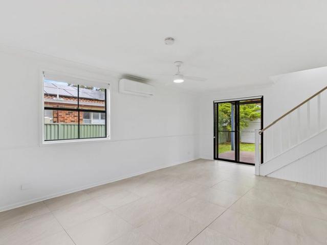 Freshly Renovated Home Moments From The Lake!