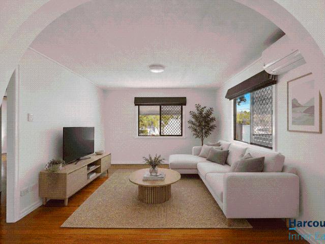 Freshly Renovated Home Moments from Oxford Street