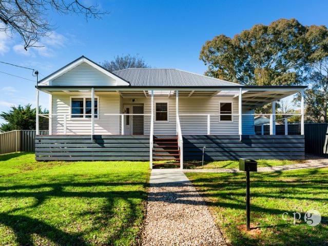 Freshly Renovated Home on the Edge of Town
