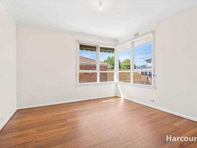 Freshly Renovated Home in a Convenient Bell Park Location!
