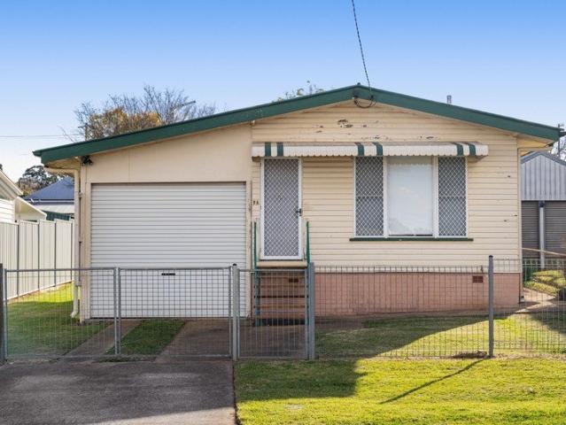 Freshly Renovated Home in a Prime Toowoomba City Location Lawn Maintenance Included!