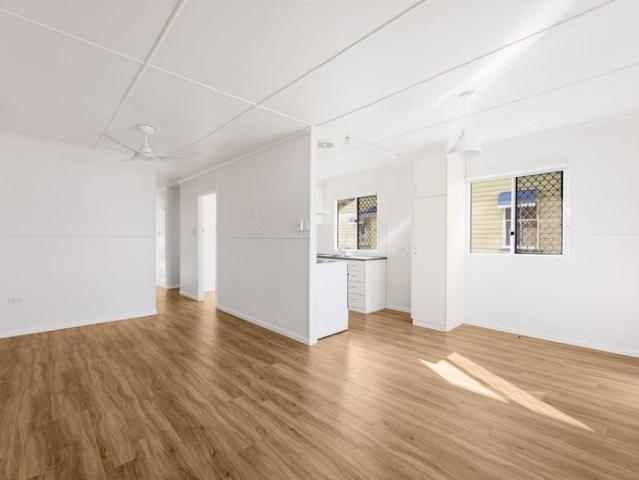 Freshly Renovated Home in a Prime Toowoomba City Location – Lawn Maintenance Included!