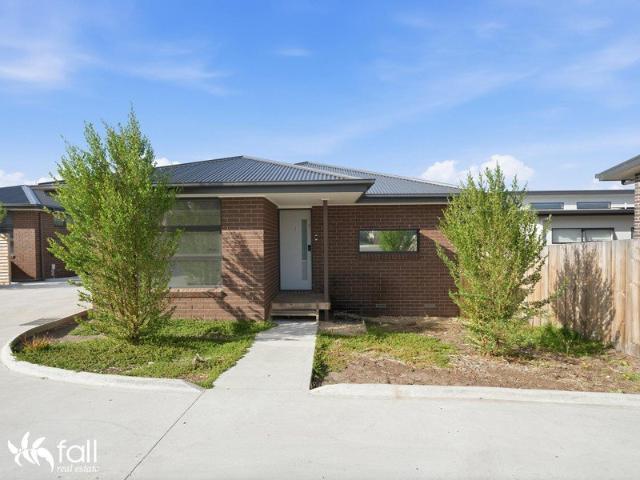 Freshly Renovated Home in a Quiet, Modern Neighbourhood