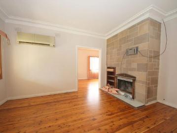 Freshly Renovated, Ideal Location