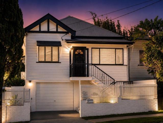 Freshly renovated, inner city fringe two storey home with city views