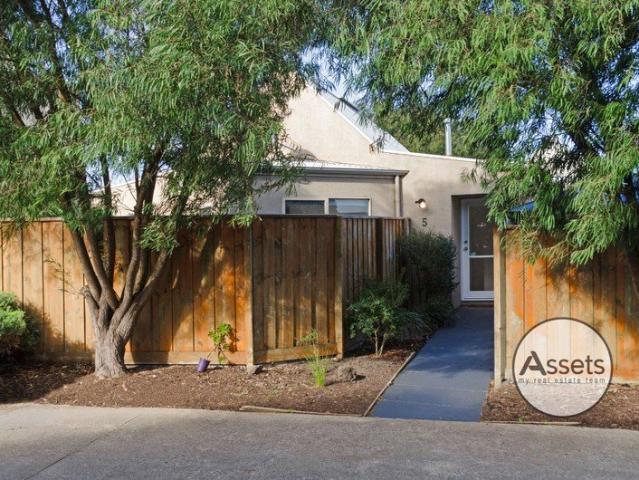 Freshly Renovated, Low Maintenance Living