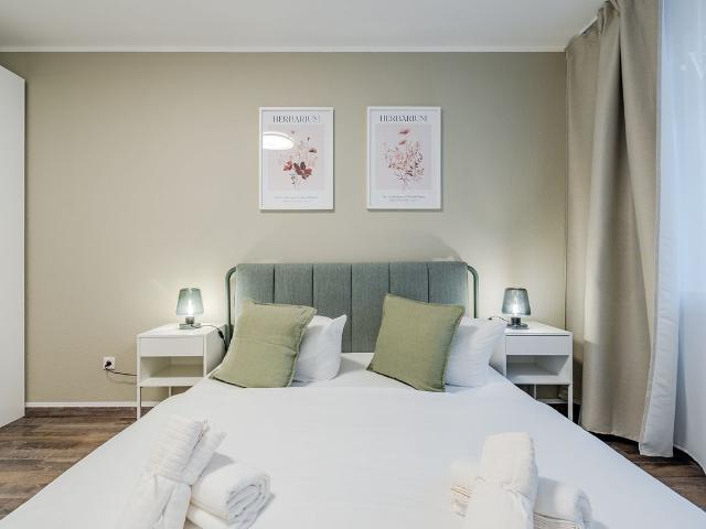Freshly Renovated & Move In Ready – Furnished Apartment in a Prime Kreuzberg Location, Berlin Amsterdam Apartments for Rent