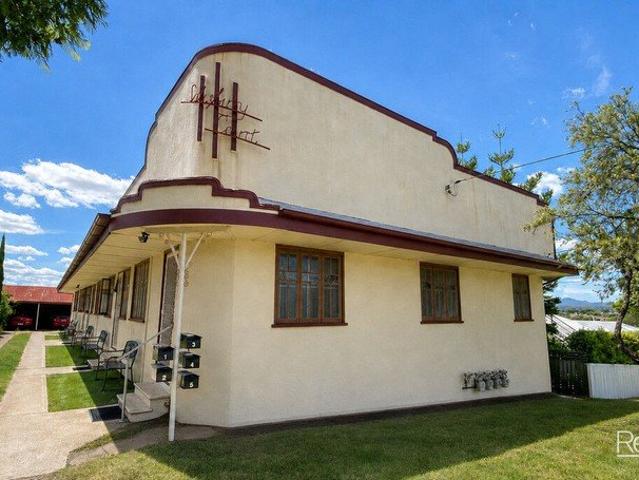 Freshly Renovated One Bedroom Unit in a Quiet Location