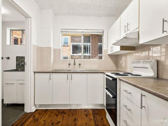Freshly Renovated One Bedroom Apartment in a Convenient Location
