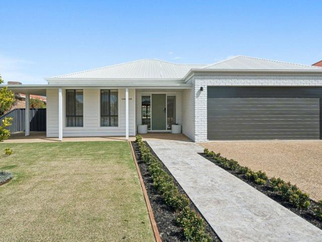 FRESHLY RENOVATED & PERFECTLY POSITIONED!