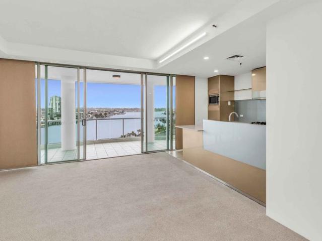 Freshly Renovated Riverside Apartment – Quiet Lifestyle in the Heart of Budds Beach!