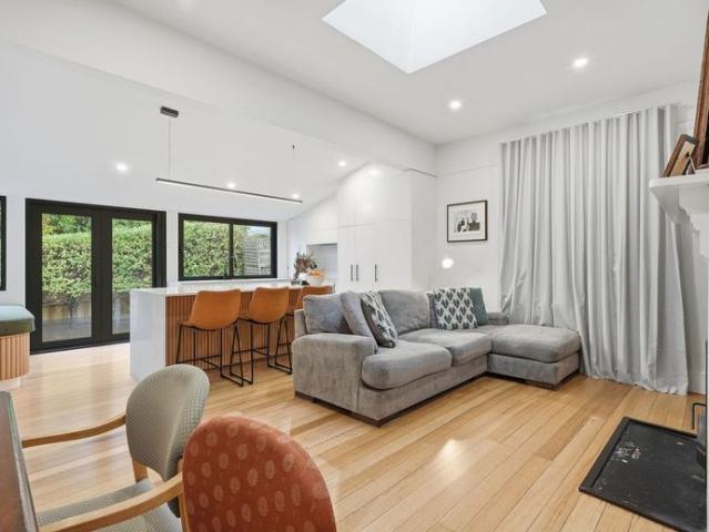 Freshly Renovated Sandy Bay Home with Gardener Included