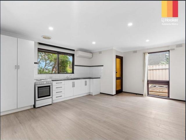 FRESHLY RENOVATED! SIMPLY MOVE IN!
