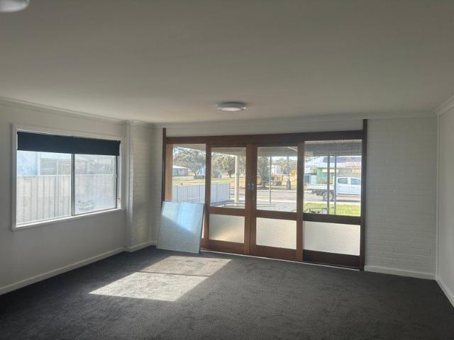 Freshly Renovated Spacious 5 Bedroom Home